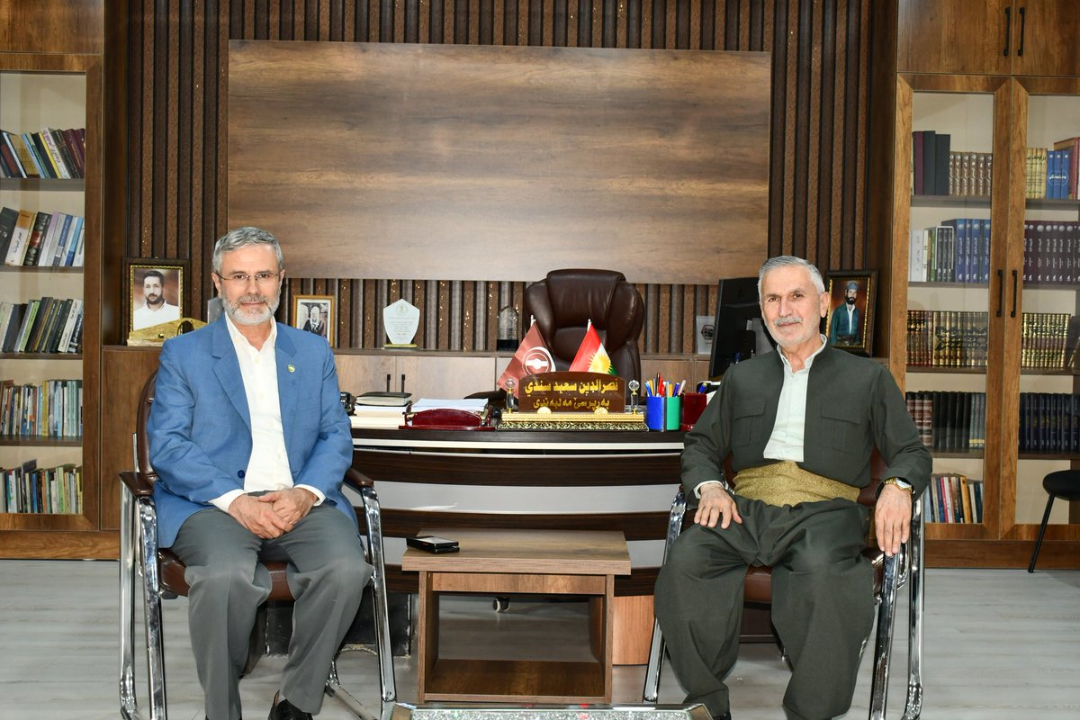 HudaParErbil's tweet photo. Şanda me li Zaxo serdanî Yekgirtuyê İslami yê Kurdistan kir.
/
Heyetimiz Zaho'da Kürdistan İslam Birliği Partisini (Yekgirtuyê İslami yê Kurdistan) ziyaret etti. https://t.co/qE8Yz8mB0s