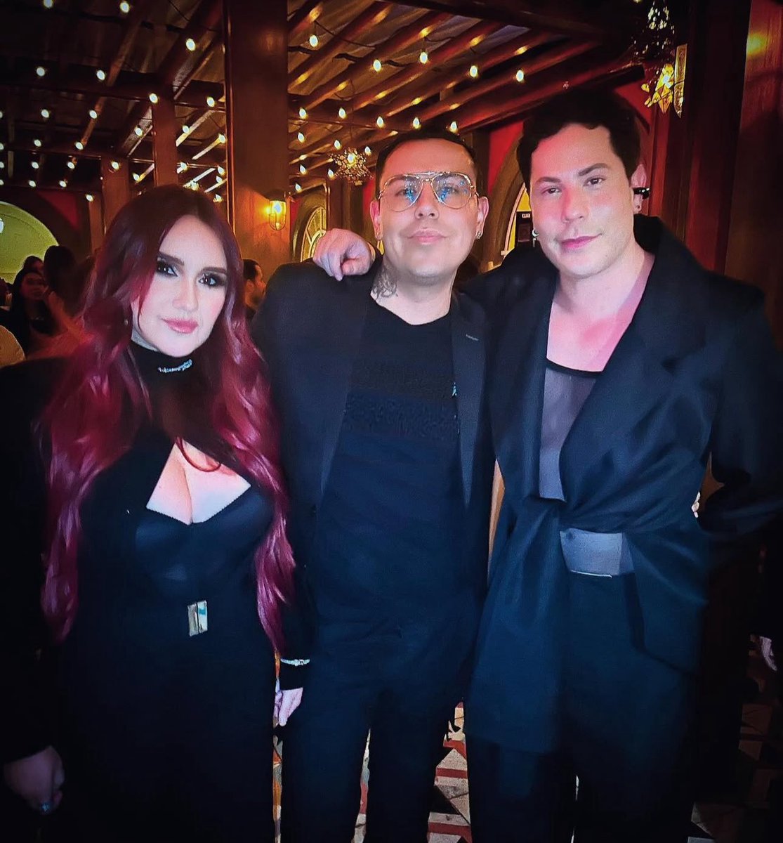 SE REENCONTRARON 
Christian Chávez y Dulce María en la fiesta de The Hollywood Reporter Español. 🔥