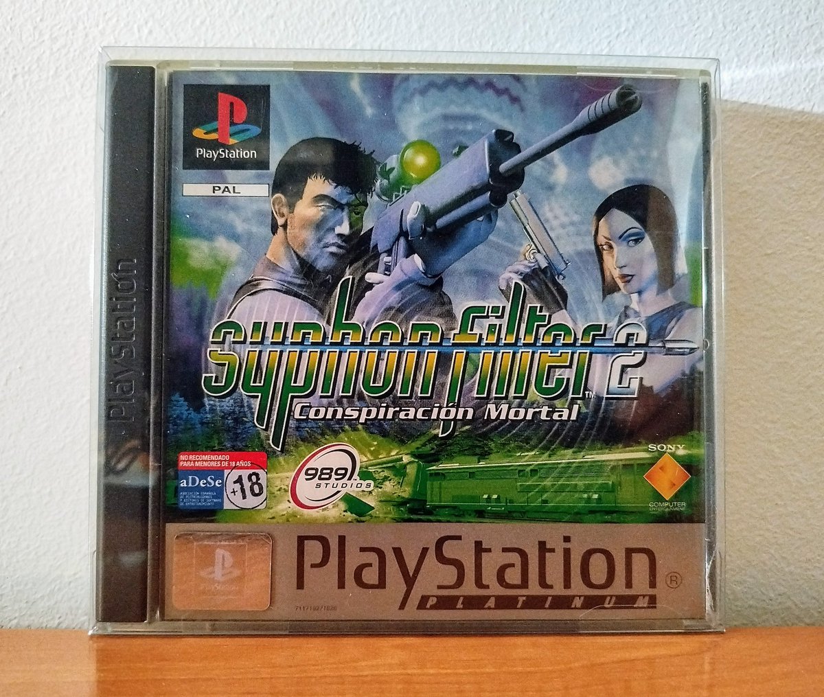 Charlss37's tweet photo. Feliz viernes y feliz finde!!! 😃👏❤️
#989Studios 1999
#SyphonFilter2 💥
#PlayStation 💙 https://t.co/iEnvaBz0mT