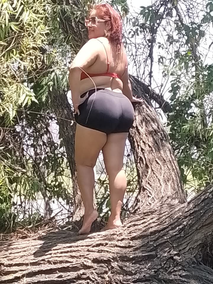 rafadaesa's tweet photo. @MarleneCoroa Claro, por maduritas así se putas y calienta huevos es que habemos tanto joven queriendo cogerse a sus tias 🔥😏 https://t.co/85psm9IRBu
