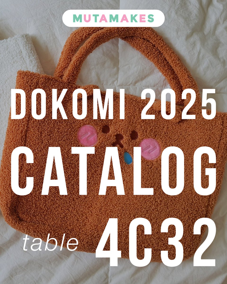 Hi everyone! 🐻🌸
I'm Muta, joining Dokomi for the first time!

I make enamel collar pins, pouches, plushie bags, handmade scrunchies, and sparkly stickers ✨

You can find me Table 4C32 in Hall 4 for Fashion &amp; Craft 

#artistsofdokomi2025
#dokomi2025

My Catalogue 🧵 (1/3) 