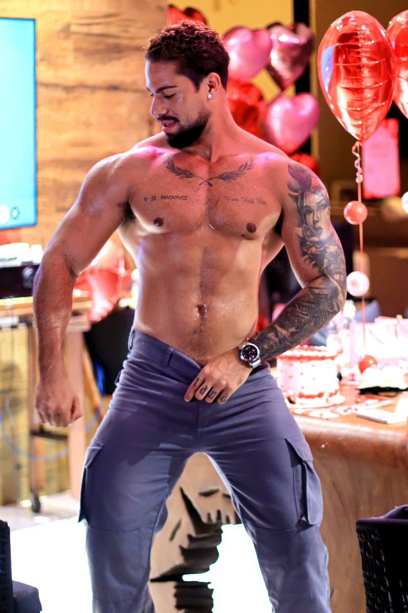 Boa madrugada 😁

onlyfans.com/izaquemonteiro

privacy.com.br/Profile/izaque…

#OnlyFans #privacy #muscle