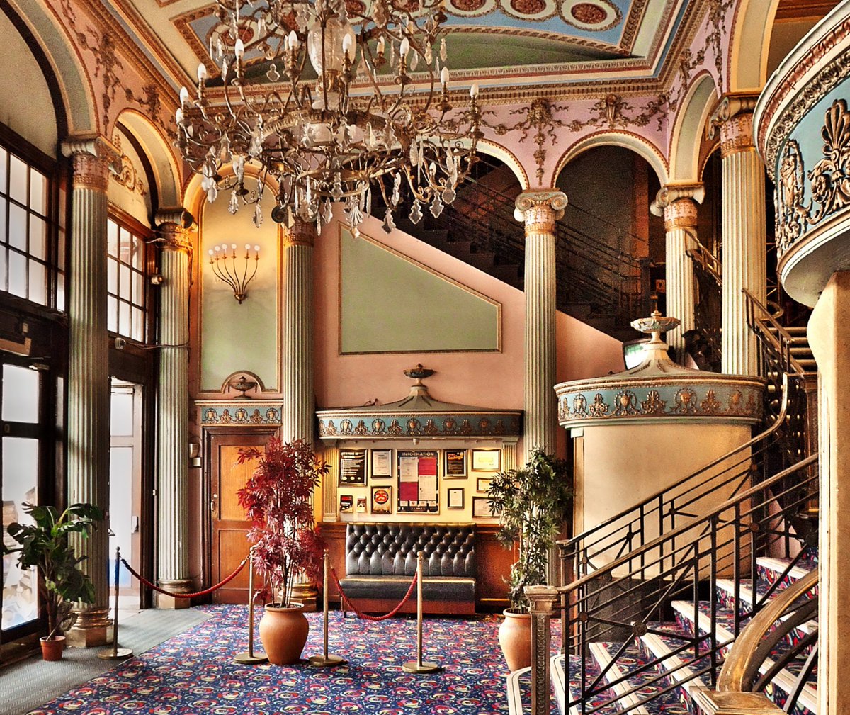 DEADLINE 30th MAY! 
There is still time to comment on the proposed change of use. If you have problems with the Lambeth portal, you can send an email. All the information here - streathamhilltheatre.org/campaign
Thank you all for your support!