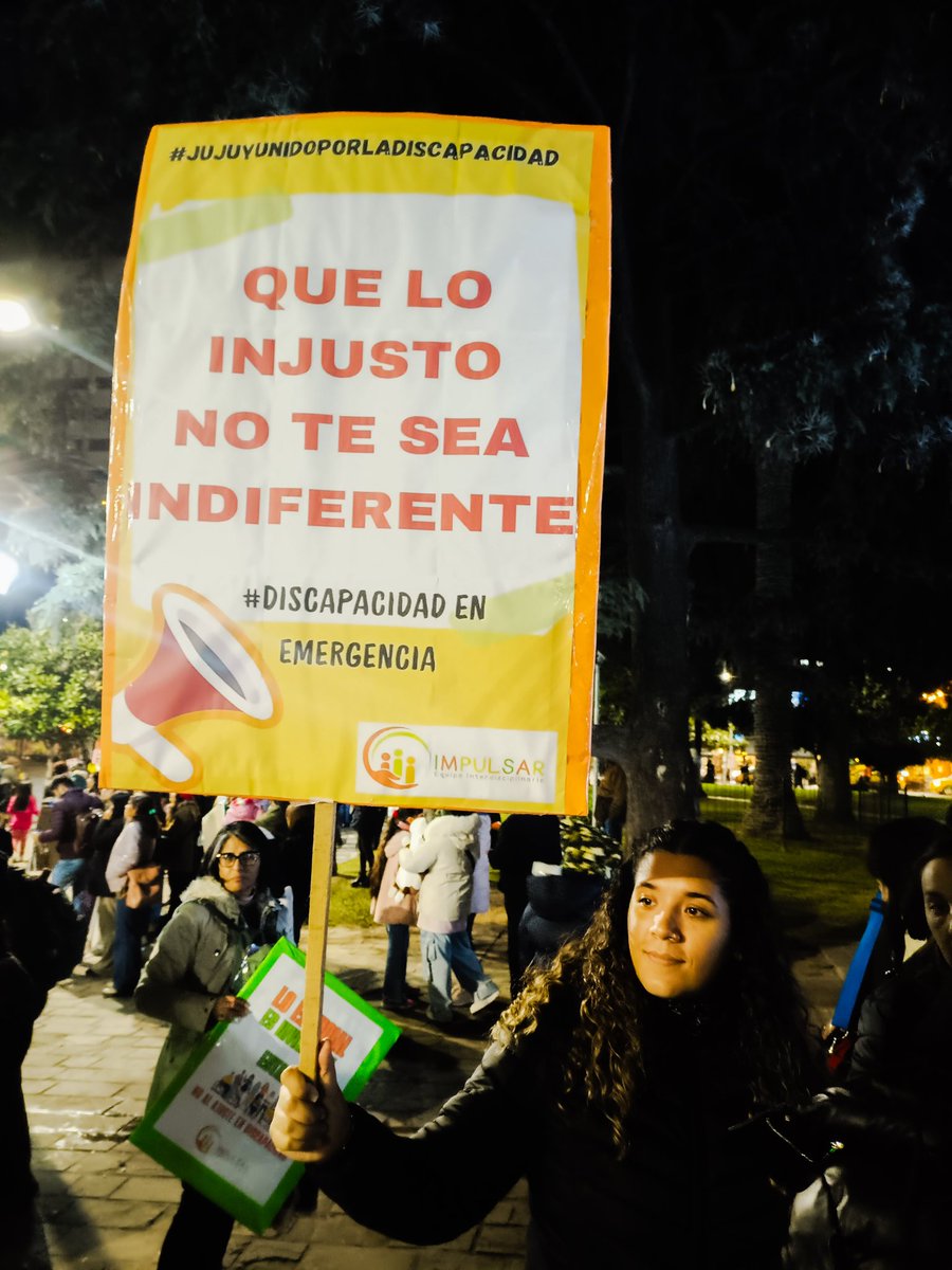 SergioDalejan's tweet photo. Sigan hablando de las empanadas y la ley de Coparticipación mientras las demandas son otras. 
#EmergenciaenDiscapacidad #Jujuy #ISJ https://t.co/WKmzYQEpQt
