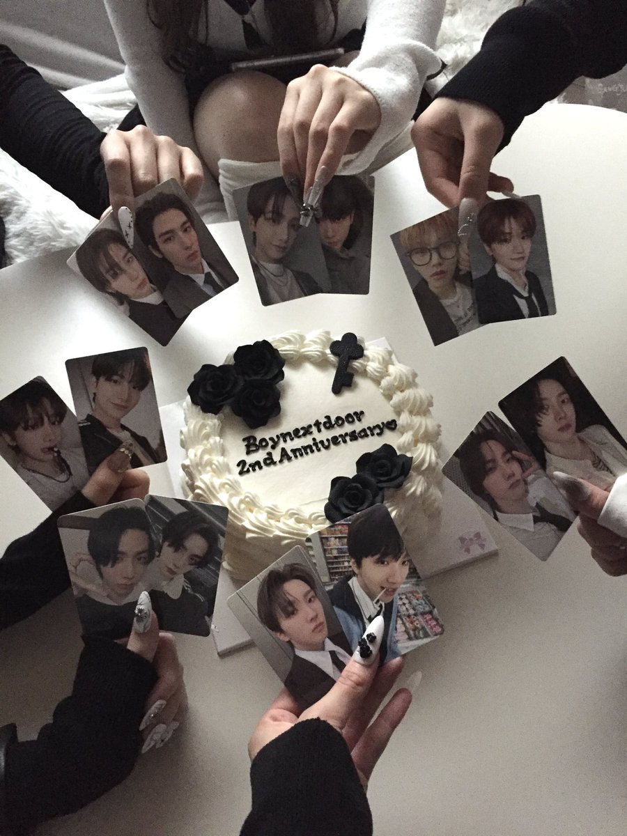 han_tts2's tweet photo. boynextdoor 2주년 축하해.｡o(♡)

#400년동안_피어날_우리청춘 
#398Years_ToGo_WithBOYNEXTDOOR
#BND_私の人生の_BGM https://t.co/KS4LC9YF3p