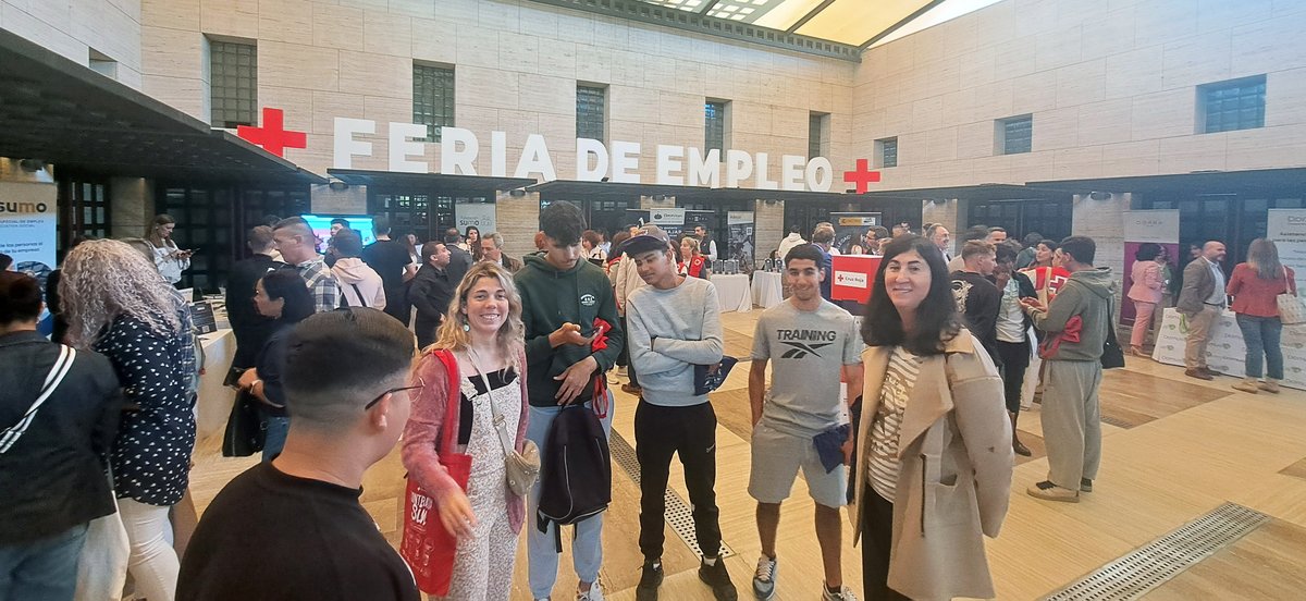 🤝 Jóvenes del JEM+18 participan en la Feria de Empleo de Huelva, conectando formación, empresas y nuevas oportunidades laborales 🧩📄 
📰engloba.org.es/los-jovenes-de…