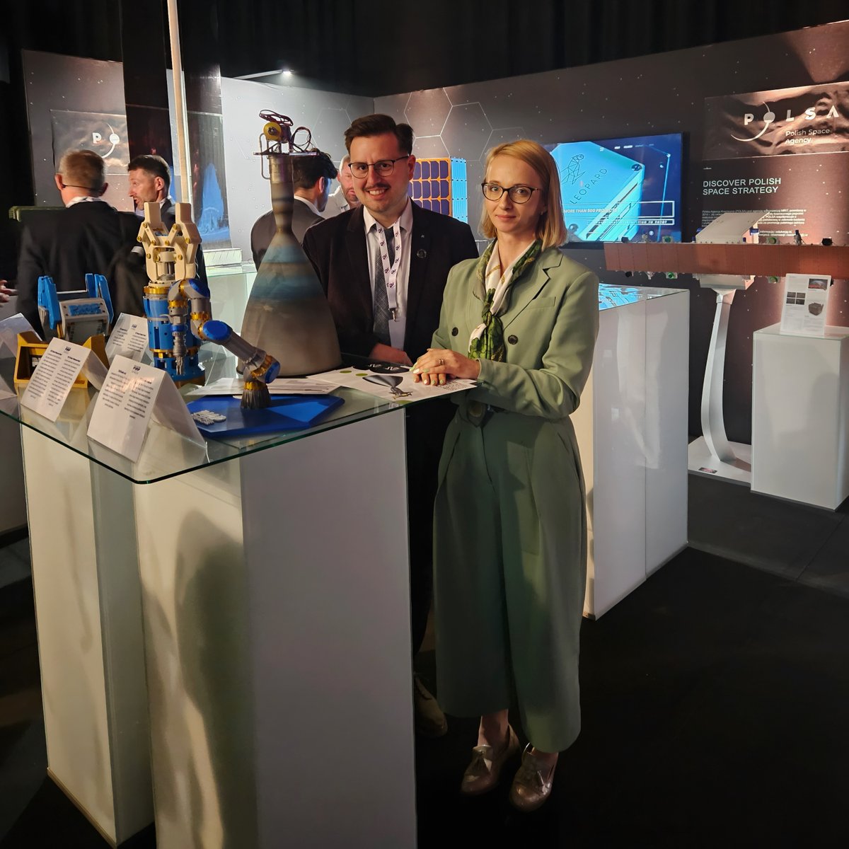 AviationPoland's tweet image. Nasi przedstawiciele wzięli udział w #EUSpaceDays2025 w Gdańsku. Wydarzenie zorganizowała Komisja Europejska pod patronatem Prezydencji Polskiej w Radzie UE. Dziękujemy @POLSA_GOV_PL i ZPSK za możliwość udziału we wspólnej wystawie i prezentacji modelu silnika #GRACE