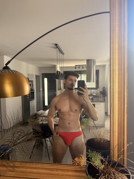 Watch Stallion Fabio's leaked NSFW photo on TwXstars