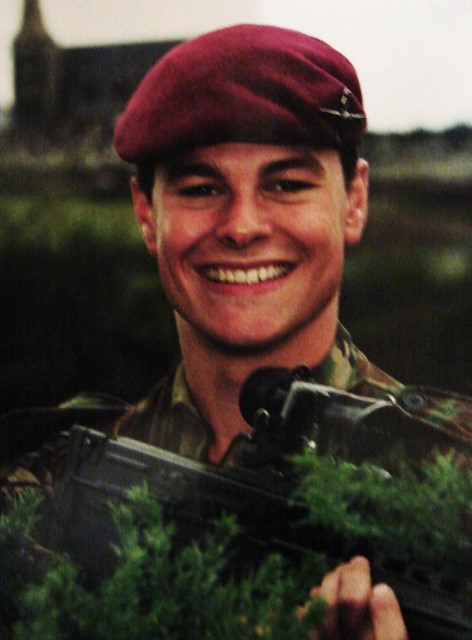Remembering Corporal Stephen Bolger, 1st Battalion (SFSG) The Parachute Regiment, killed in an explosion near Musa Qualeh, Helmand Province, Afghanistan on the 30th May 2009 aged 30. Stephen was from Cromer, Norfolk. parachuteregiment-hsf.org/Afghanistan.htm #Afghanistan
