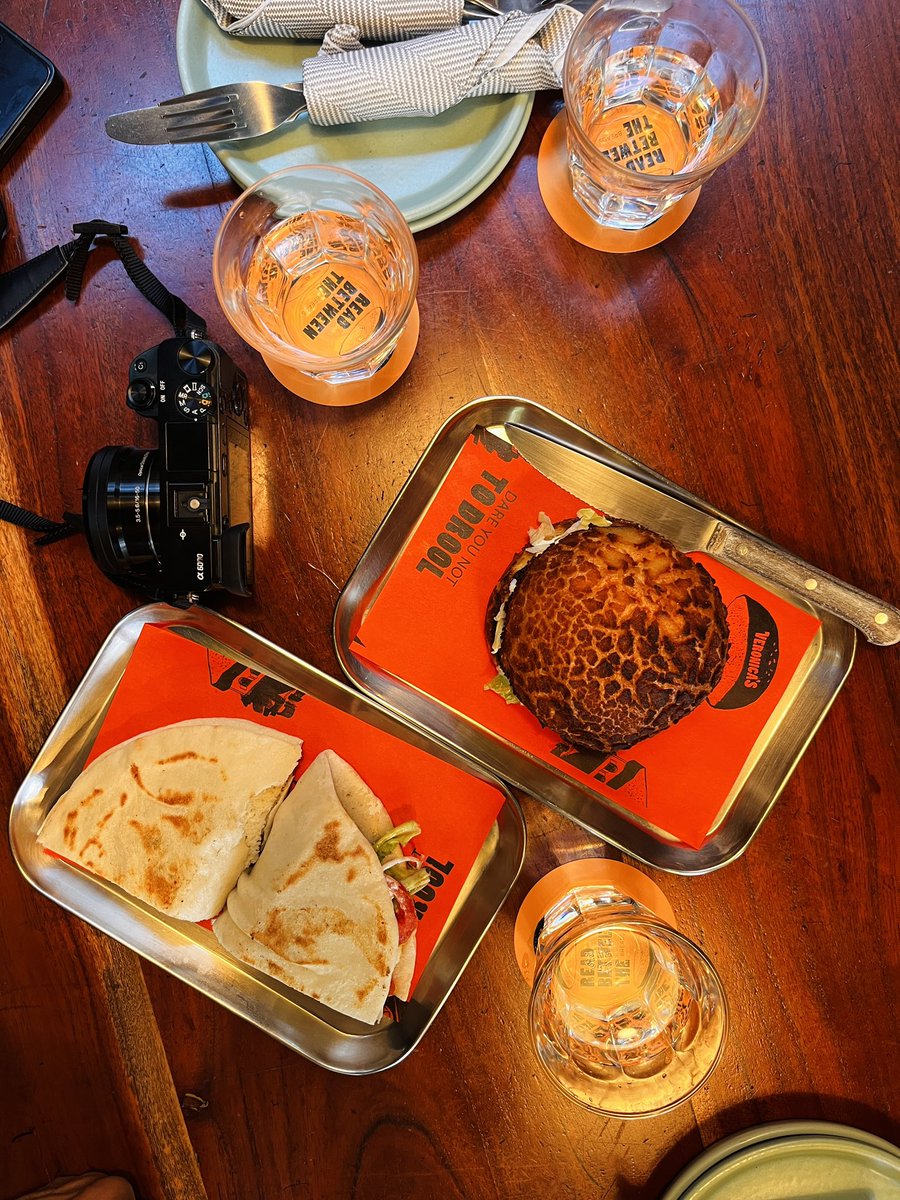 aadi_unadi's tweet photo. The day I visited Veronica’s… that’s the day I finally understood why SoBo folks are so picky.
That vibe, that taste, that something… yeah, I get it now. ✨ https://t.co/7XI4FgobdD
