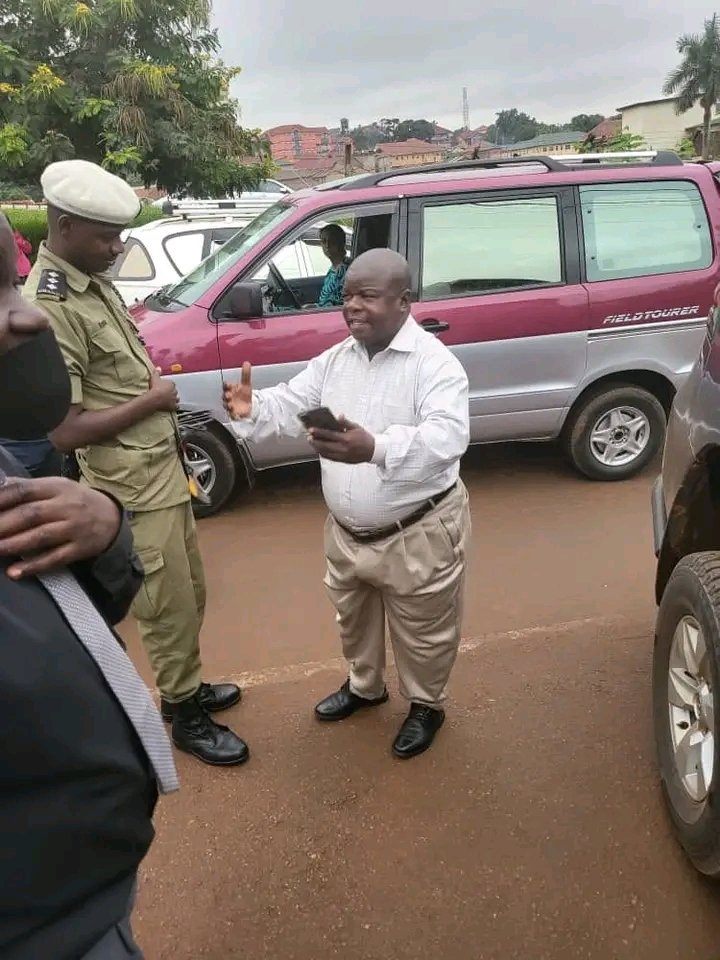 My financial obligations looking at my income like 🥵🥵