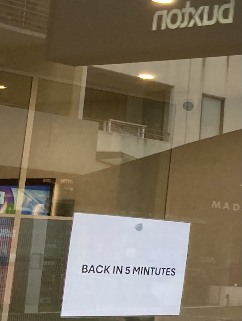 Vkthreepi's tweet photo. Lovely afternoon breathing in the #Elwood street culture supported by a coffee & chocolate #milkshake. Some would say Elwood is in its own #timezone judging by the note on a real estate agents door. Another observation - 2 in 3 people have a #dog #hungryham #fridayarvo #upmarket https://t.co/394RTQQohE