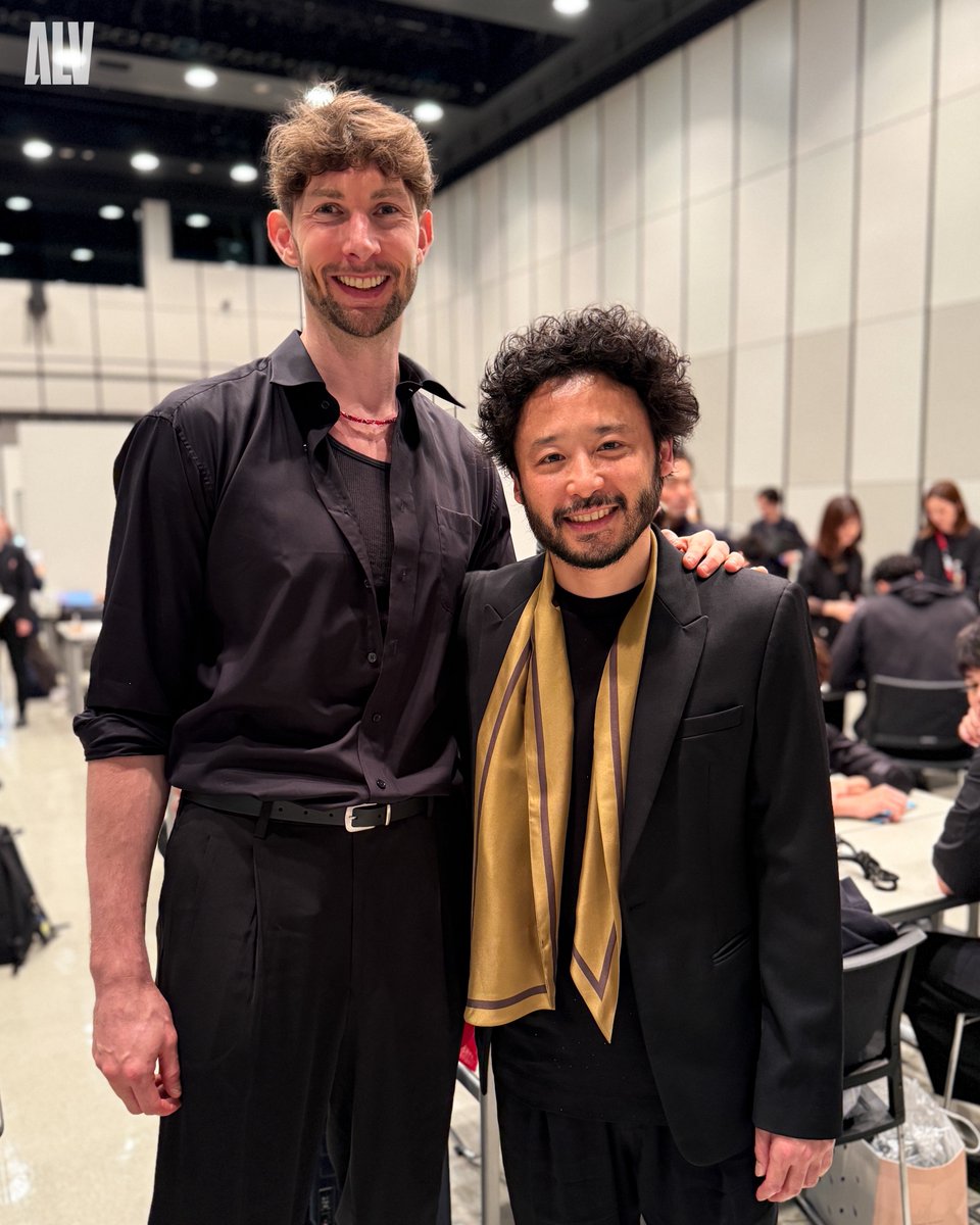 ALVARK_TOKYO's tweet image. ロシター選手会場入りしてます💨
さっそく宇都宮 田臥選手と📸
#Bリーグアワード 
#アルバルク東京 #宇都宮ブレックス