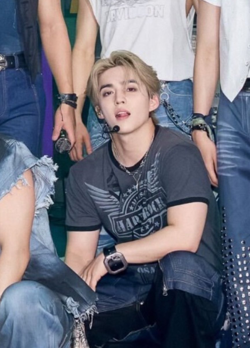 lalaliluvr's tweet photo. i'm NOT normal about him https://t.co/VePrlSiqnm