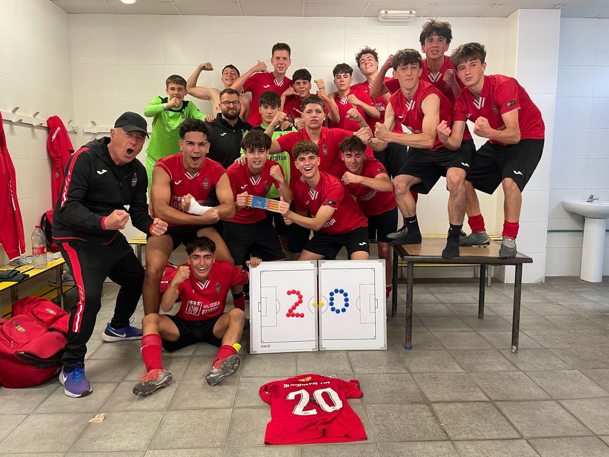 💣💣💣

#Cadete A 1-1 #VillarrealCF A

🔥#LigaAutonómica 🌟

⚔️ Broche final a una gran temporada🔝 ❤️ VAMOOOOOS ‼️🥰

🔴⚫⚽️ #Alborayanuncaserinde
#AlborayaUD #somAUD #somdAlboraya
#EscueladeFútbol #Cantera