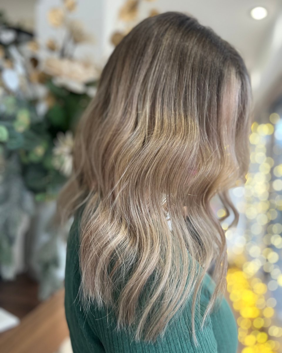paulkemphair's tweet image. From flat to full of dimension ✨ Lauren worked her magic with a soft, blended balayage, lifting the colour while keeping everything natural, low-maintenance and full of glow. The perfect refresh for brighter days ahead 🤎

#brighterblends #hairrefresh #warringtonhair