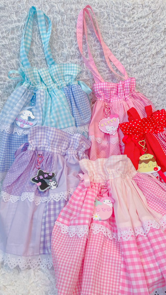 こんな感じでキーチャームを付けれる部分があるので、推しを目立つ場所に付けてね¨̮♡

 #ロマアラ  #ロマアラ23