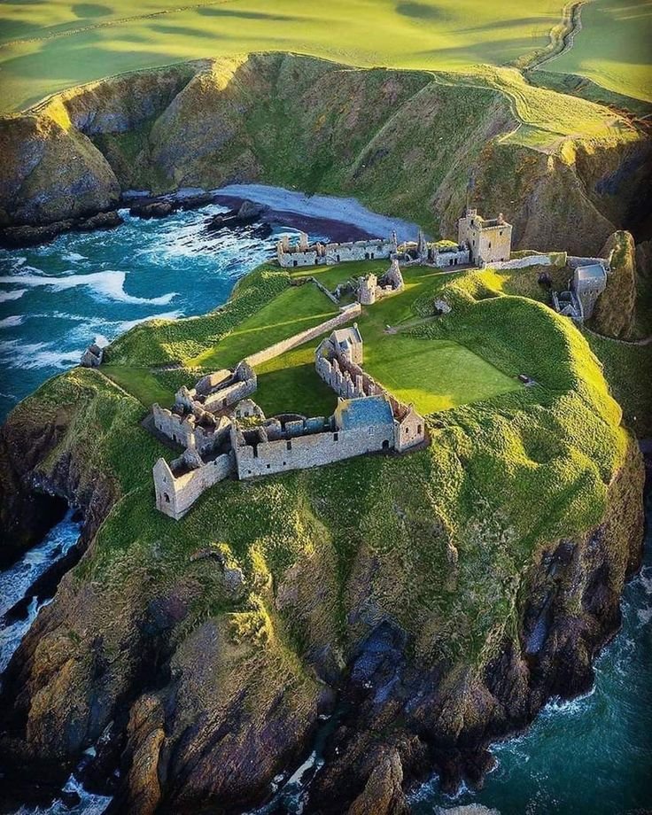 BarssFreddie's tweet photo. Dunnottar Castle, Scotland  c.o. Beauty of Scotland 🏴󠁧󠁢󠁳󠁣󠁴󠁿 https://t.co/FicVEbItl1