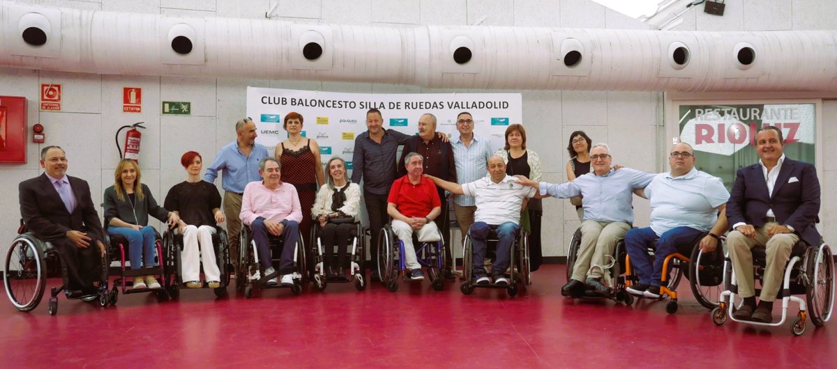 30 años de historia, lucha y superación.
Ayer acompañamos al @bsrvalladolid en una gala inolvidable.
Orgullosos de estar a vuestro lado. 💜
#OrgulloPúrpura #ZenerConElDeporte #BSRValladolid