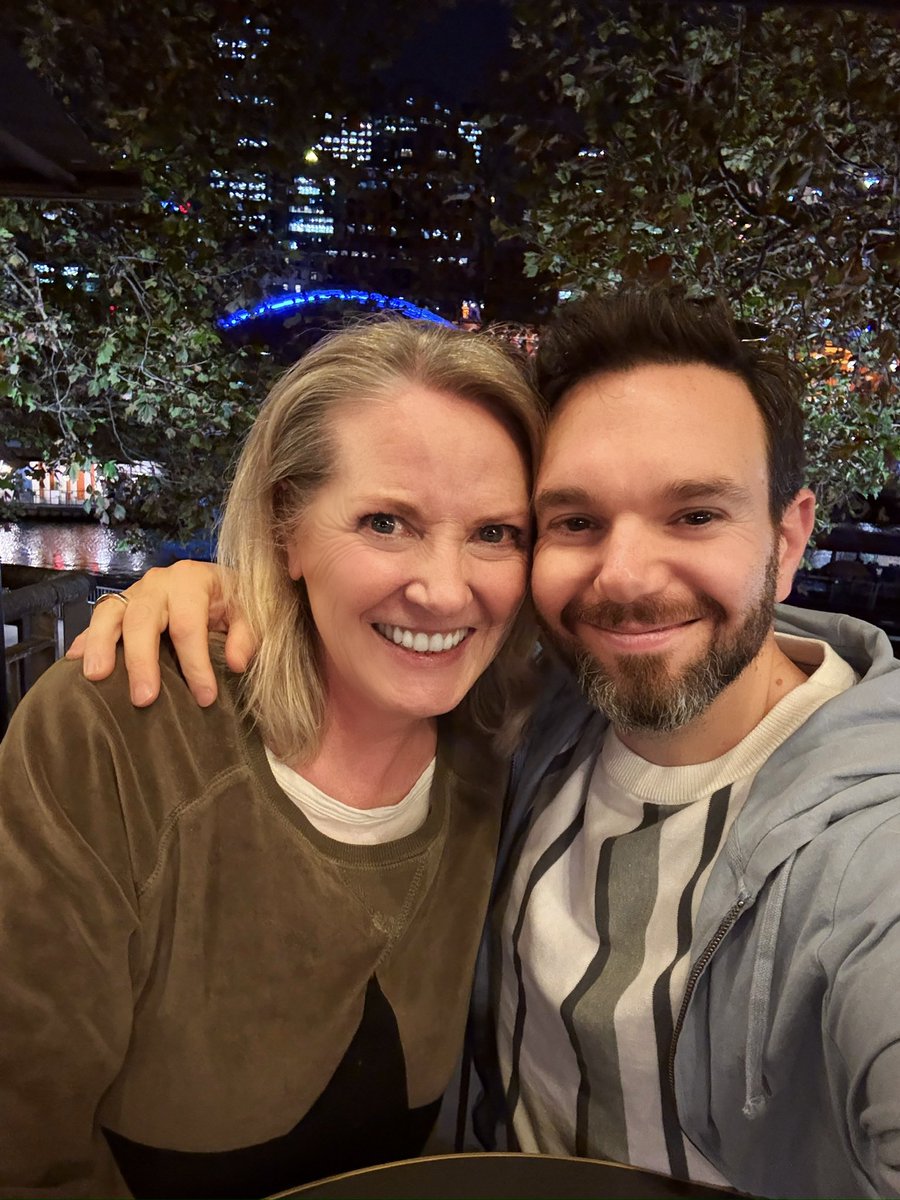 Sipping on the Southbank with @lucindacowden 🥰🩵