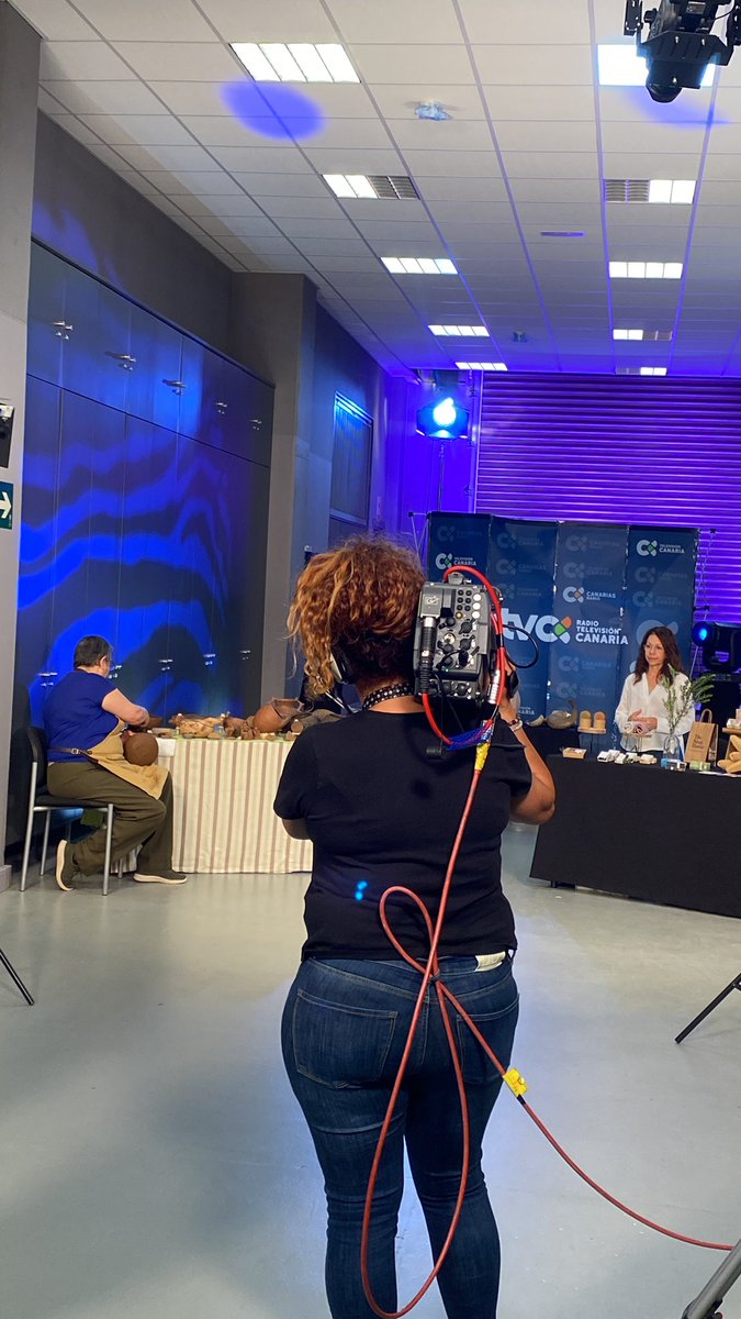 Comenzamos un programa especial con motivo del #30M 

🇮🇨Celebramos #Canarias