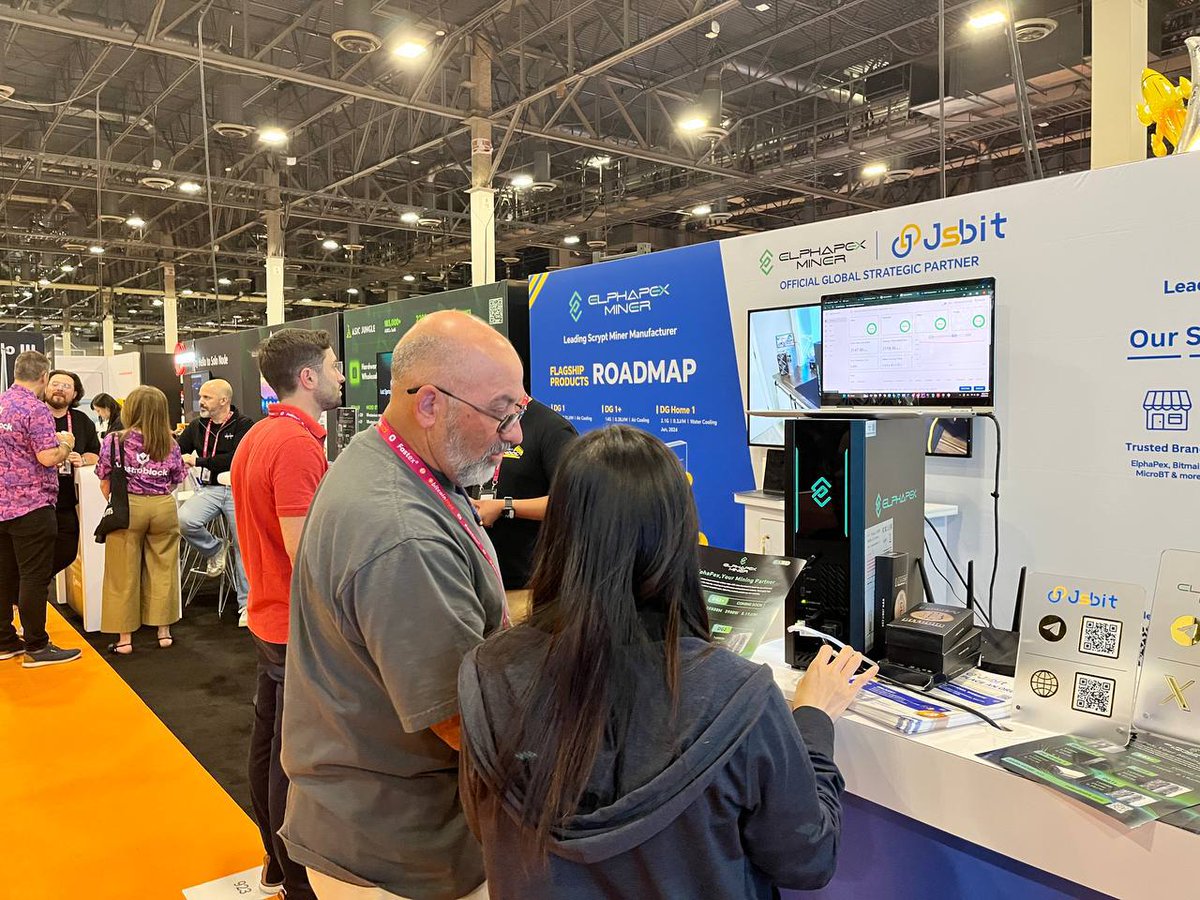 jsbitmining's tweet photo. 🎉 That’s a wrap at BTC Vegas 2025!
🙏 A big thank you to everyone who visited the booth. It was a pleasure connecting with miners, partners, and new faces throughout the event.
🚀 #JSBIT was proud to showcase the @Elphapex DG2+ a standout moment for Scrypt mining and to have meaningful conversations about the future of mining.
❤️ Appreciate all the support. See you at the next one!