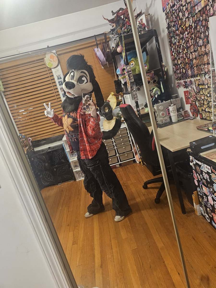 Hamlet18160's tweet photo. These photos are shit but i want everyone to know i finished this cosplay project 

Be cringe, become Max Goof https://t.co/hjngIuLuJ3