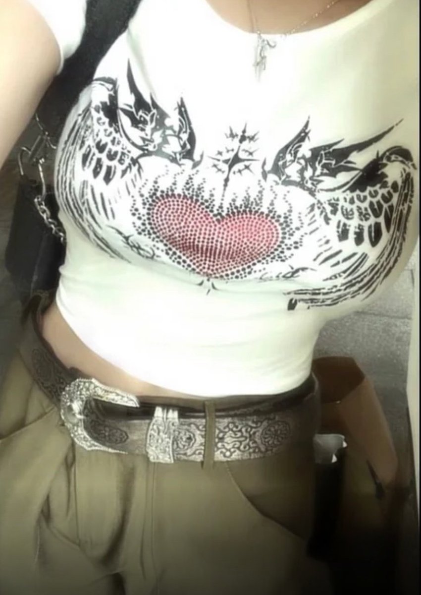 今日の服装なんだけどどうかな？

コンビニスイーツ食べたいから誰か買って！

 #裏アカ女子
 #裏アカ男子と繋がりたい 
 #いいねでDM