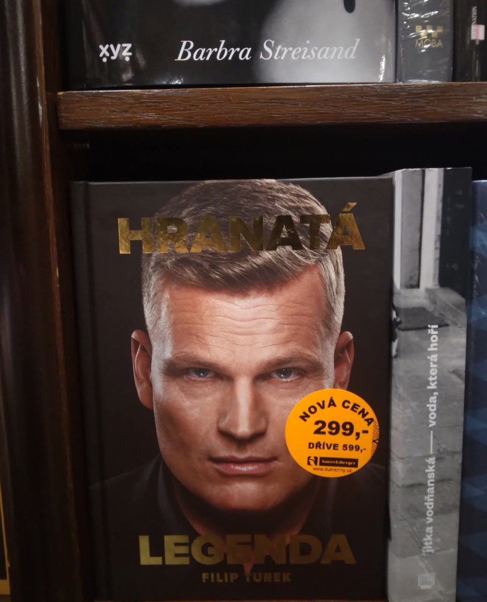 Neviditelná ruka trhu vrací úder.
Aneb jak už jsme popsali v Turkově podnikání:
"Jen první týden se jí prodalo za 550 korun 3000 kusů, je to bestseller." Turek sám však uvedl, že náklad jeho knihy ("limitované edice") je právě tři tisíce kusů. Kniha je přitom stále běžně dostupná