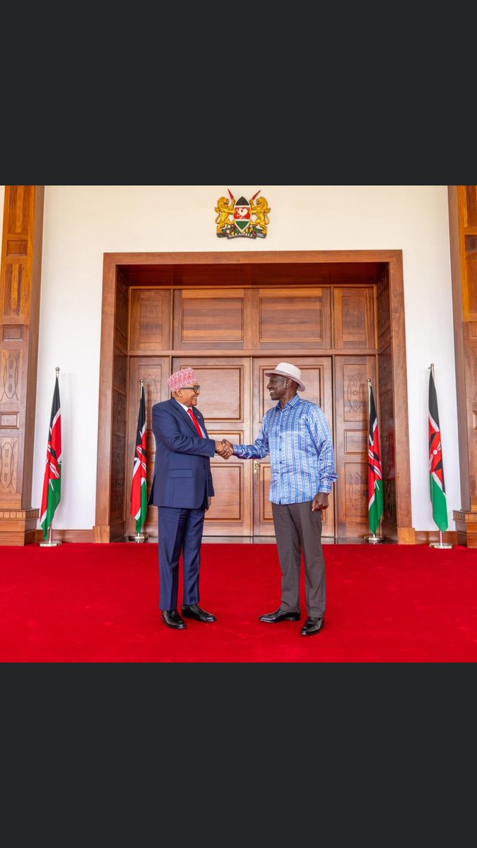 Two heads of state Somalialnd, Kenya
H.E <a href="/Abdirahmanirro/">Cabdiraxmaan Cirro</a> 
H.E <a href="/WilliamsRuto/">William Samoei Ruto, PhD</a>
