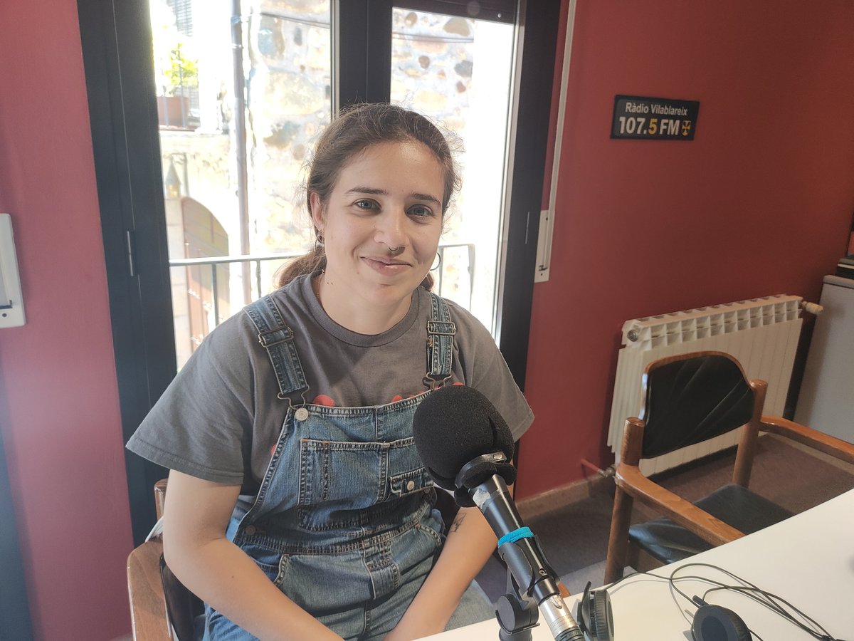 Bon dia! Avui, a les 12 h, entrevistem al grup de música Nun. Ens presentaran el seu primer treball discogràfic titulat "Aüc" 107.5 FM 📻 (Girona)