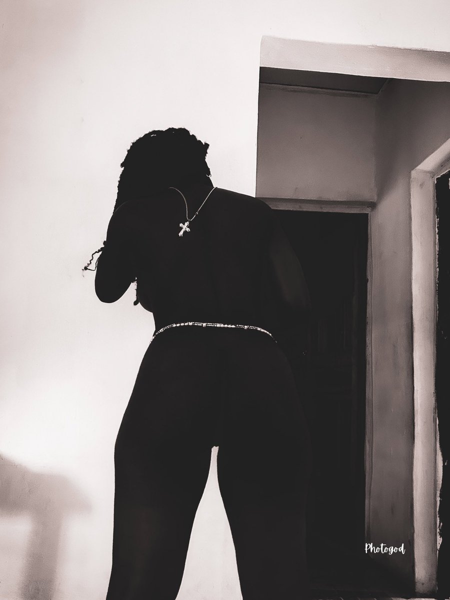 DsShotz's tweet photo. Back like I never left

#nsfw #photography https://t.co/ZItxF1b6yE