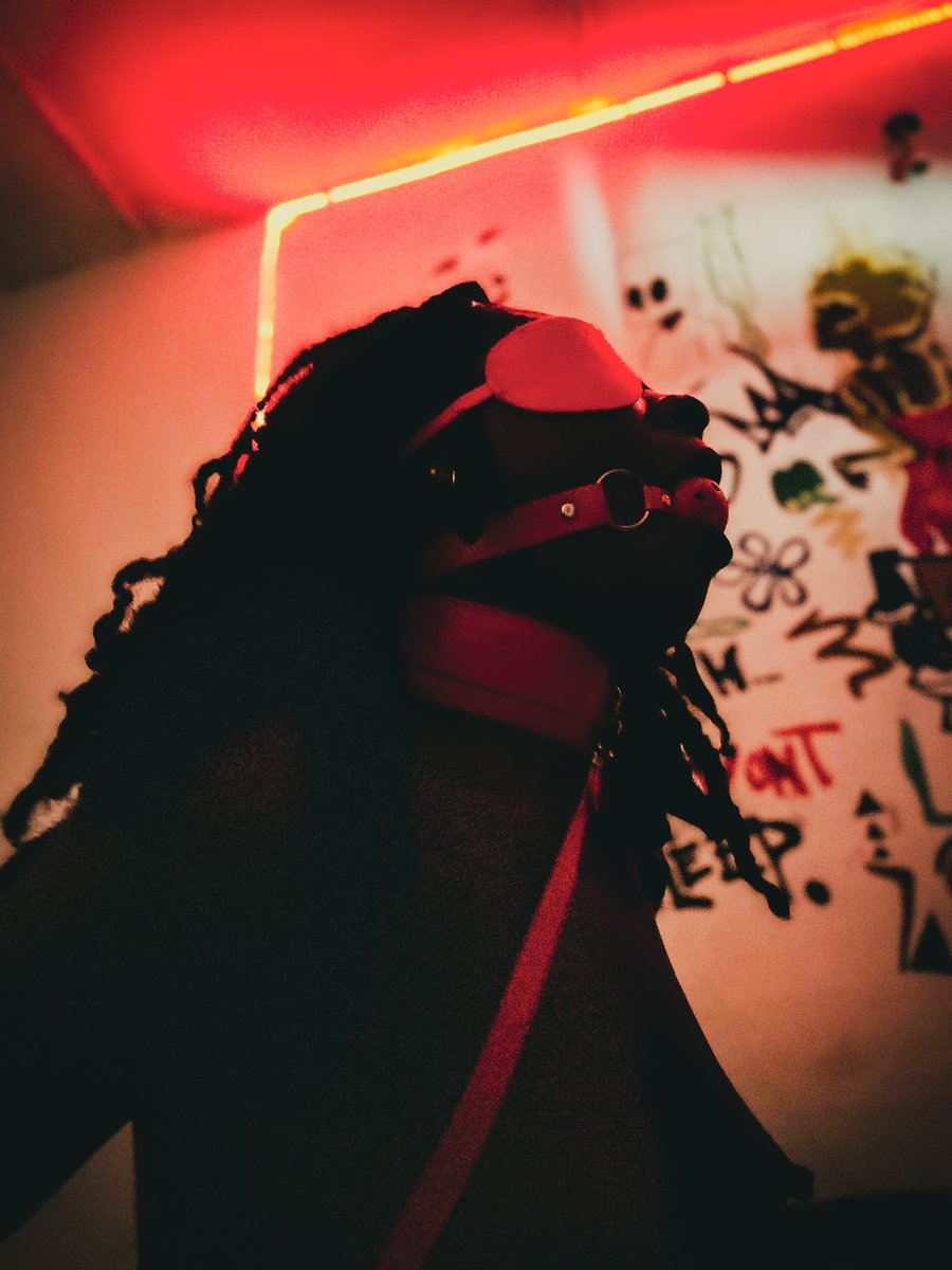 DsShotz's tweet photo. Back like I never left

#nsfw #photography https://t.co/ZItxF1b6yE
