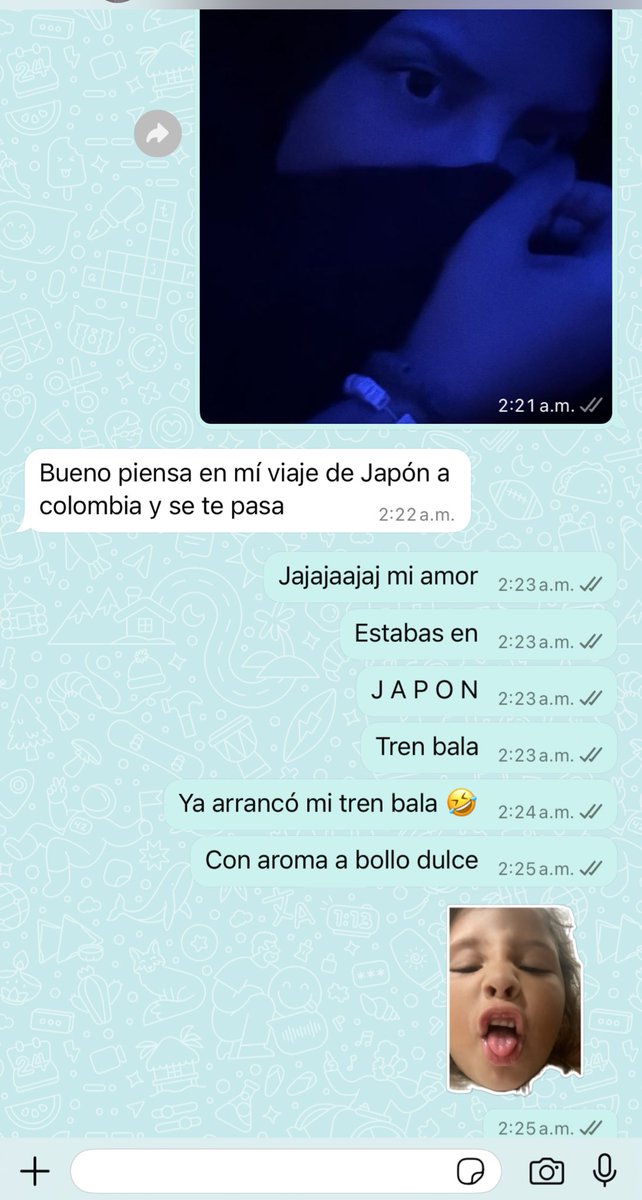 L_Le0na20's tweet photo. Soy una mujer preñada con los olores.
Y me tocó viajar en bus con ambientador criollo 🥴🤢🤮😪
Mi novio inmediatamente, en su realidad alterada: 🤡 https://t.co/6ArNd0mOrx