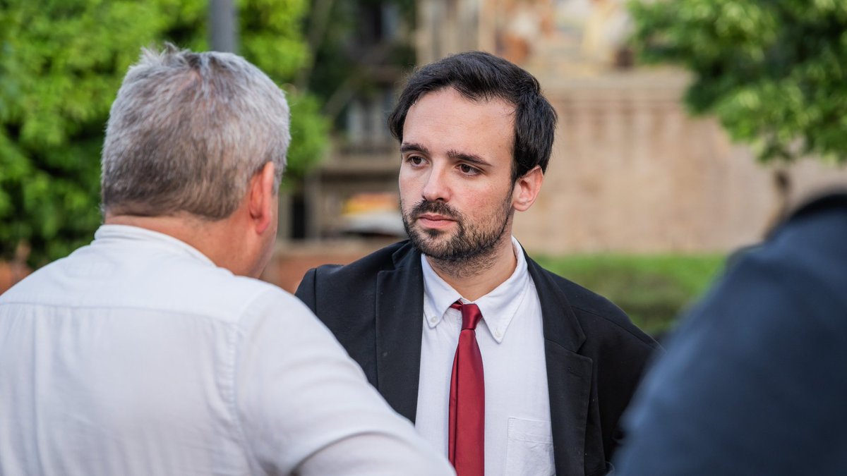 🔝 Dimecres es va celebrar la 38a edició dels Premis HG. 

🤝🏼 Vam compartir amb entitats una tarda distesa en agraïment pel seu objectiu de fer uns barris millors.

🏆 Enhorabona @associaciohebe, Mercè Vidal i a tota la família del Joan Romero pel reconeixement de la tasca feta!