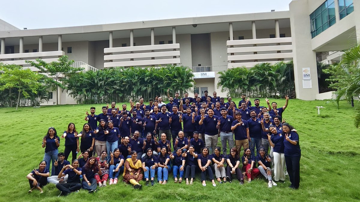 IIMV inaugurated the EMBA Batch 2025–27, marking the beginning of a transformative journey for working professionals striving for leadership excellence on 25th May. Following the inauguration, the first campus immersion was held through 29th May.