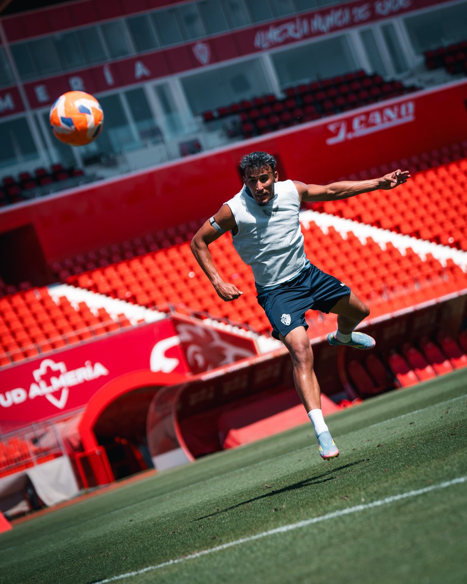 Comenzamos el día de trabajo en el UD Almería Stadium 🏋️‍♂️⚽️
