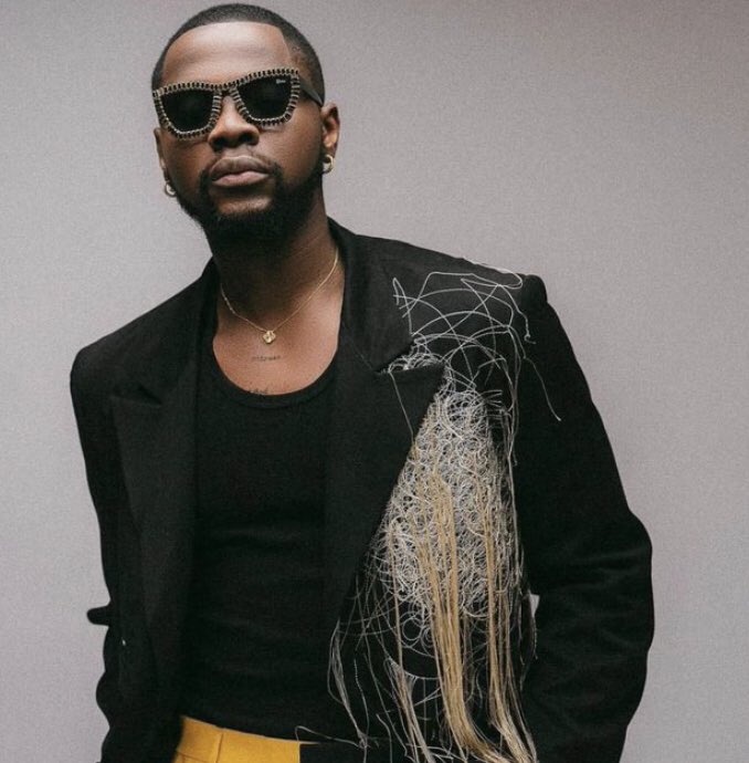 am_tefara's tweet image. Meet kizz Daniel album 💿 at top 3 in Apple Music 🎵 he has proved his talent with many songs #mama #woju #oneticket