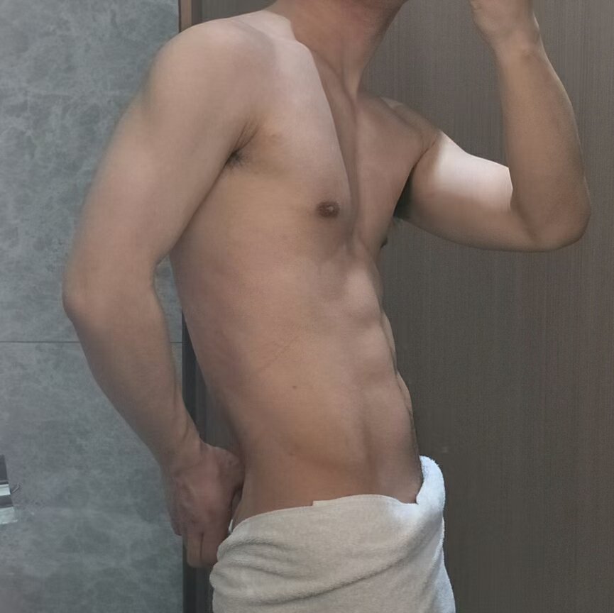 Andrehuangx's tweet photo. 放点以前照片，休息了一年，正恢复身材 https://t.co/mJuRTNRyqG