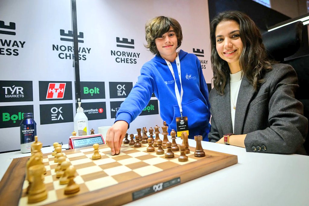 Club Ajedrez Vetusta (@vetustachess) on Twitter photo Durante la celebración de la Final de #PequeñosGigantes de <a href="/RMDSA/">RMD SA</a> en Noruega se coincidió con el <a href="/NorwayChess/">Norway Chess</a> #NorwayChes nuestros jóvenes jugadores se pudieron hacer fotos con los mejores jugadores del mundo, como <a href="/MagnusCarlsen/">Magnus Carlsen</a> <a href="/DGukesh/">Gukesh D</a> <a href="/GMHikaru/">Hikaru Nakamura</a> o la Española <a href="/saraakhadem/">sara khadem</a> Durante la celebración de la Final de #PequeñosGigantes de <a href="/RMDSA/">RMD SA</a> en Noruega se coincidió con el <a href="/NorwayChess/">Norway Chess</a> #NorwayChes nuestros jóvenes jugadores se pudieron hacer fotos con los mejores jugadores del mundo, como <a href="/MagnusCarlsen/">Magnus Carlsen</a> <a href="/DGukesh/">Gukesh D</a> <a href="/GMHikaru/">Hikaru Nakamura</a> o la Española <a href="/saraakhadem/">sara khadem</a>