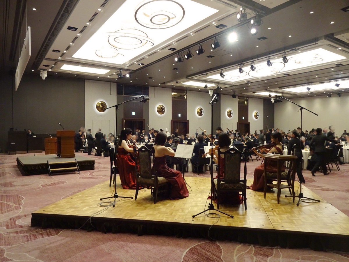QuartetArco's tweet photo. 先日は、周年記念パーティーにて演奏させていただきました🎻

皆様の活気あふれる様子に、私たちも力をもらえたような、そんなステージでした。

ご依頼いただきありがとうございました！
#カルテットアルコ
#カルテット・アルコ
#QuartetArco https://t.co/vQ7IAwtEO6