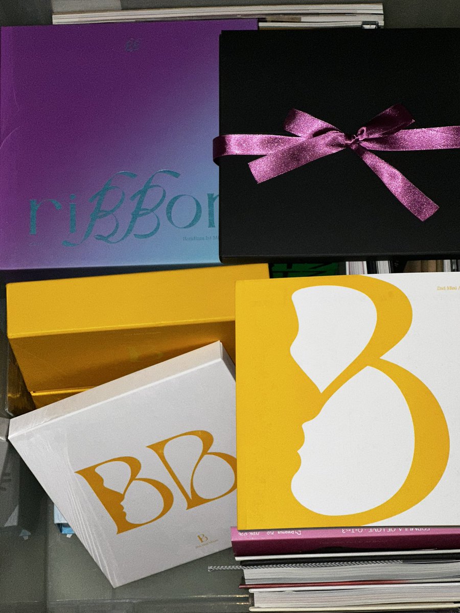 cleaning my room means going through my albums lol ang ganda talaga ng albums ni bambam 🥲