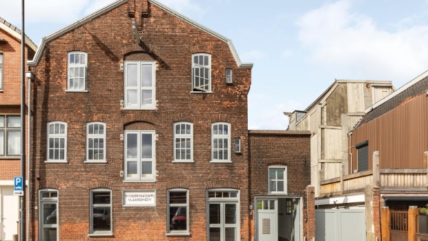 Van visfabriek naar creatieve broedplaats: monumentaal pand heropent met kunstexpo -  rodi.nl/vlaardingen/l/…