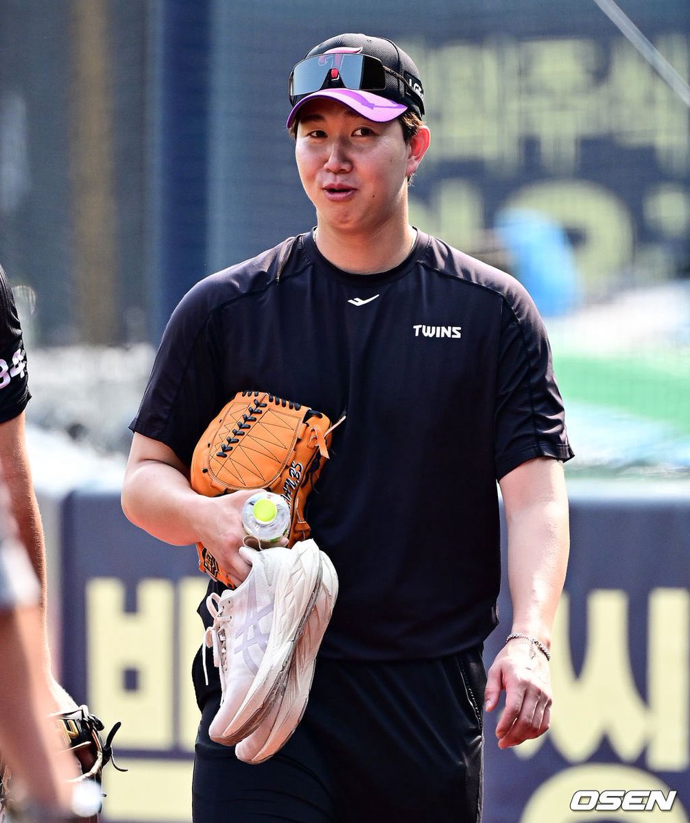 t_WIN_s31's tweet image. 유영찬이다 …..
진짜 유영찬이야 …
유영찬이 돌아왔어 🥹🥹🥹🥹🥹🥹🥹