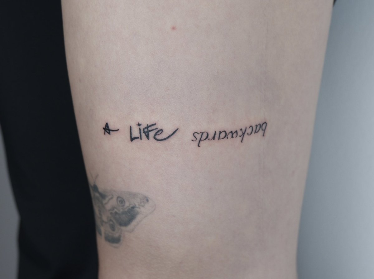 tpwkorfckit's tweet photo. about a year ago, i saw this movie for the first time. today, i got it tattooed. (I love you tom hardy) #stuartalifebackwards https://t.co/UcIujXLLoY