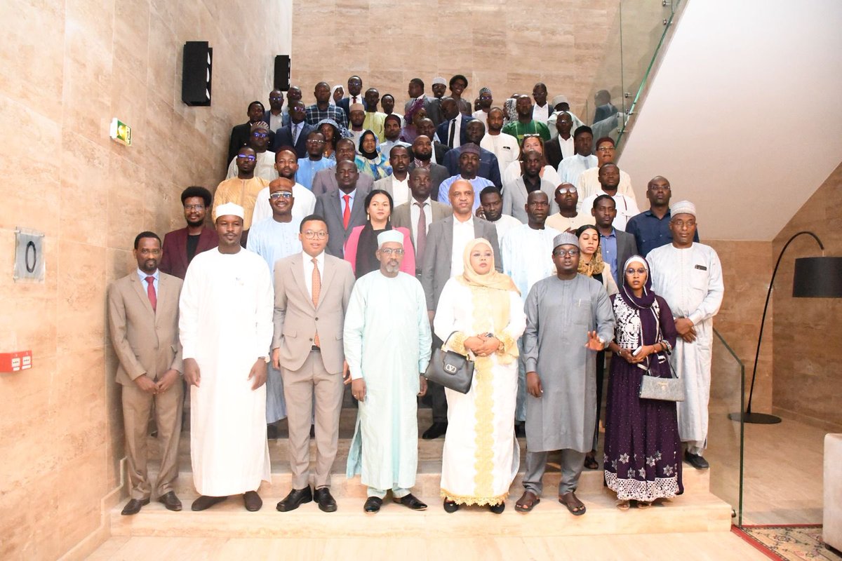 L’ENA et l’Université <a href="/USenghor/">Université Senghor</a> ont clôturé la Semaine d’Intégration dans l'Ecosystème Local (SIEL) par une séance de restitution et de réseautage, renforçant les liens avec les acteurs locaux et affirmant leur engagement pour une  collaboration durable.
#MRTV
 #ADESS 
#UE