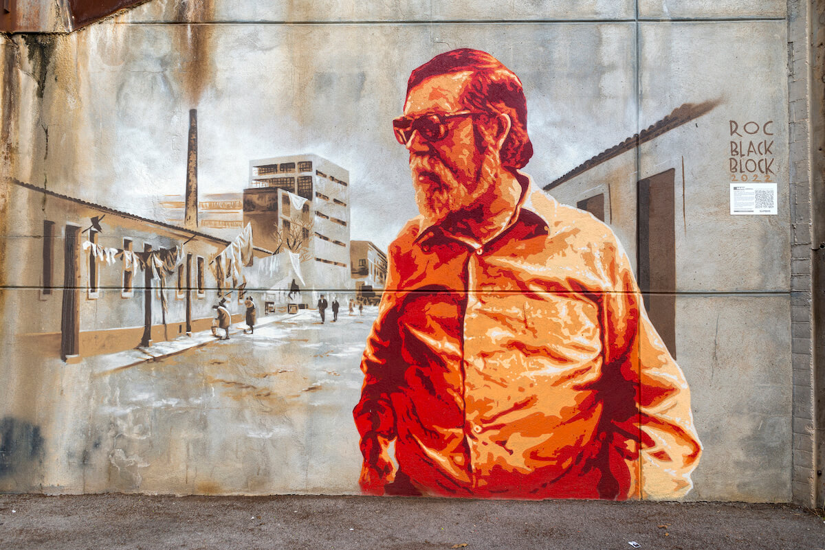 Pedro Luna (@pedroluna73) on Twitter photo Fer del centenari d"en Paco Candel un mur de contenció davant els discursos d'odi, l'extrema dreta, la segregació escolar, les desigualtats de classe...
Un centenari per la cohesió social, la igualtat d'oportunitats, els drets fonamentals i l'acéss al català per a tothom. Fer del centenari d"en Paco Candel un mur de contenció davant els discursos d'odi, l'extrema dreta, la segregació escolar, les desigualtats de classe...
Un centenari per la cohesió social, la igualtat d'oportunitats, els drets fonamentals i l'acéss al català per a tothom.