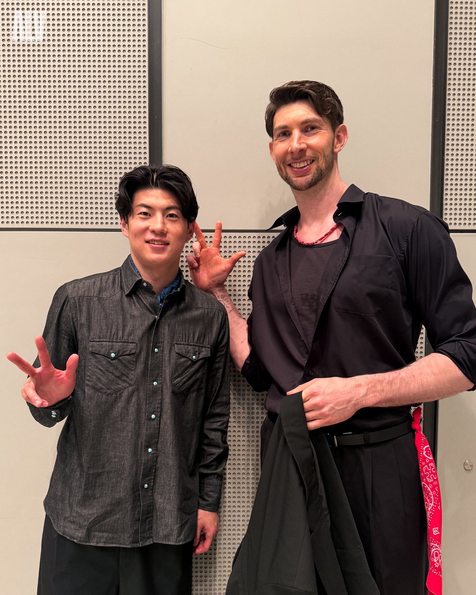 ALVARK_TOKYO's tweet image. 安藤誓哉選手とも再会📸
WEポーズいただきました☺️🔥
#Bリーグアワード #いまここ