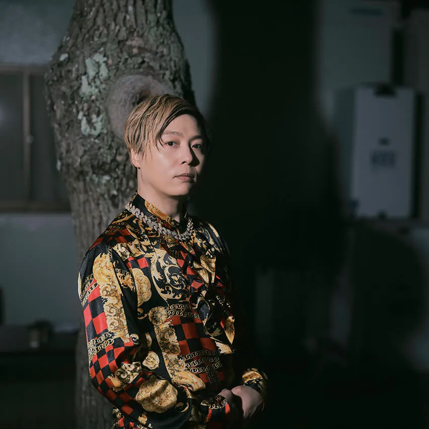OCEANS_mag's tweet photo. ◤堂本剛に聞く、ファッションの哲学◢

僕自身、体が華奢なので「レディースの服も着られるな」と思って着てみたら意外と似合ったんです。

それで「じゃあレディースとメンズをMIXして着てみよう」と、昭和の頃からそういう着こなしを楽しんでました。
▶︎https://t.co/PYsjIVf7It
@hotcake_staff https://t.co/4pk9AvVkfD