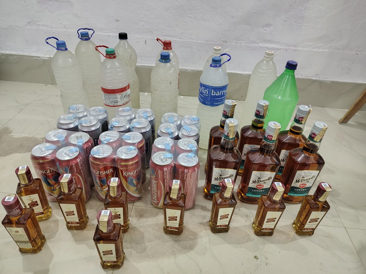 southtripuraDM's tweet image. 🚨 Excise raid conducted on 27.05.2025 at multiple locations across Sabroom Sub-Division under South Tripura to curb illegal liquor activities.
✔️ Strict action taken as per Excise Act.
📸 Glimpses from the field below.
#SouthTripura #ExciseRaid #LawEnforcement